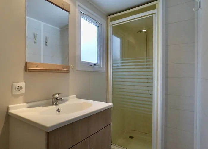 Municipal La Prade مكان تخييم *